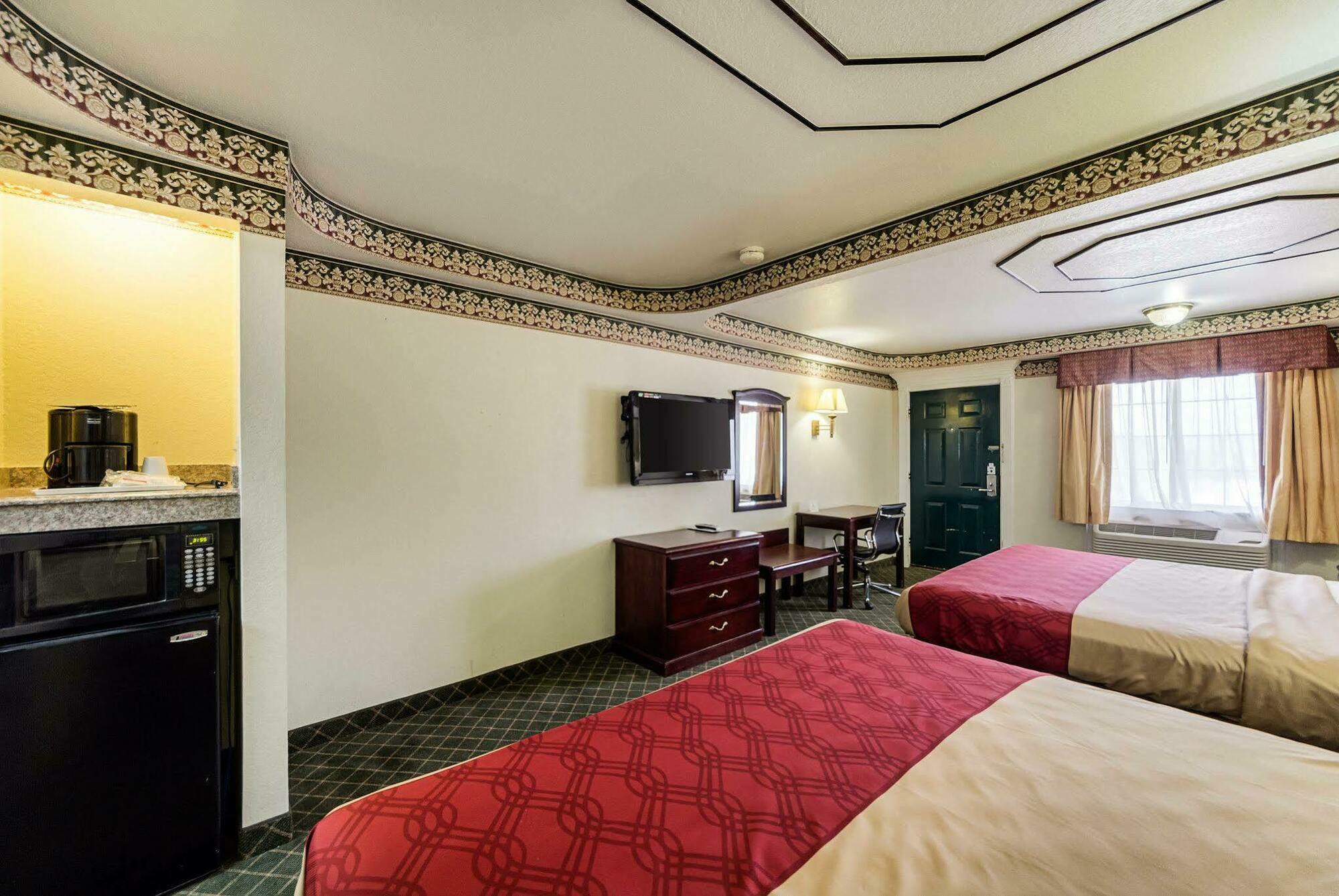 Three Rivers Executive Inn & Suites By Oyo Esterno foto